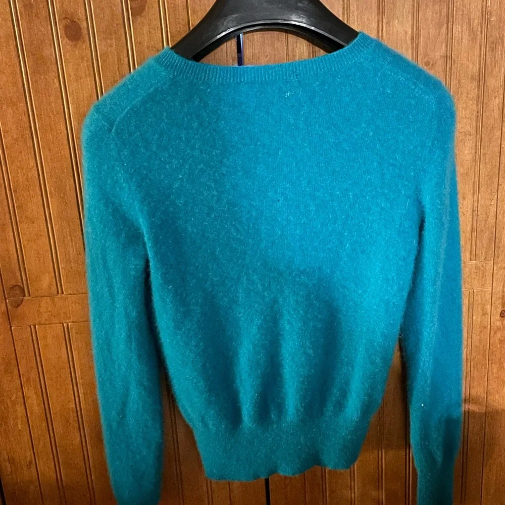 Lord & Taylor Cashmere Sweather - Picture 4 of 5